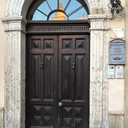 Royal Daire Agira